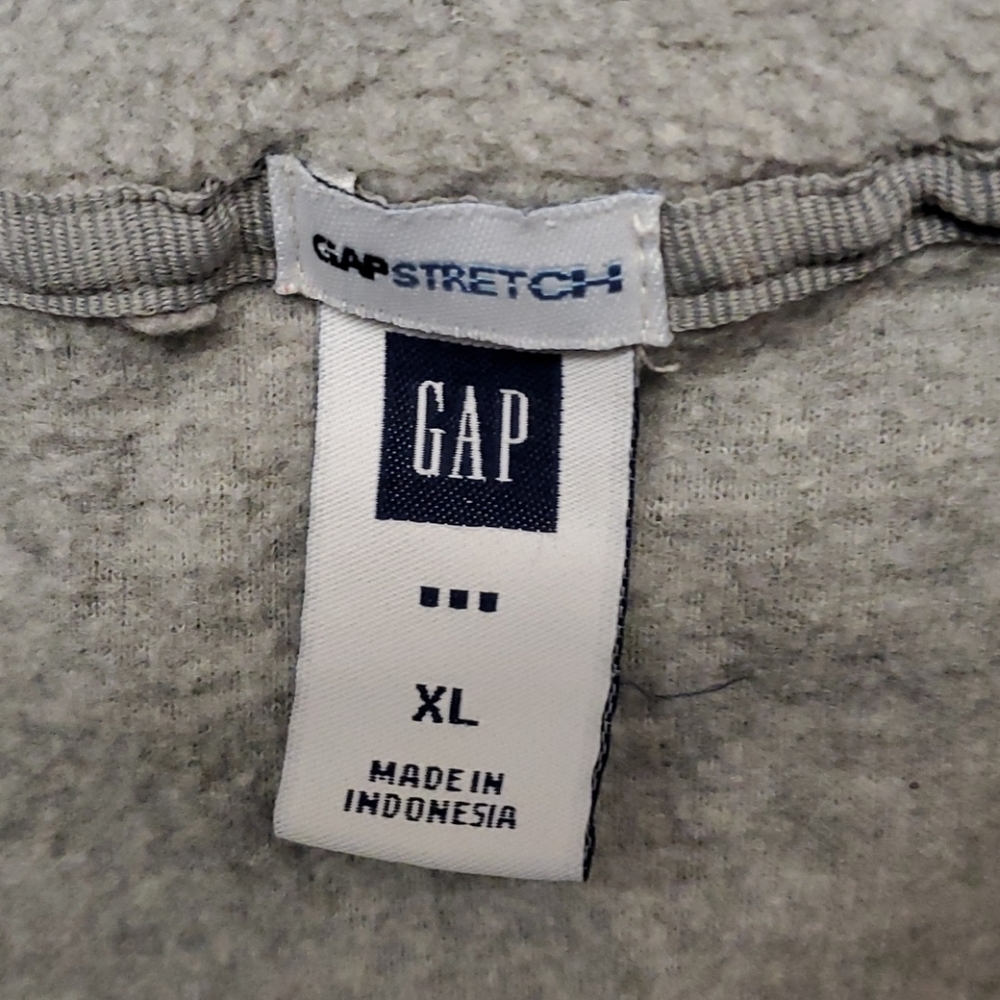 Gray fleece pullover 🛍3 For $15🛍 - Picture 7 of 7